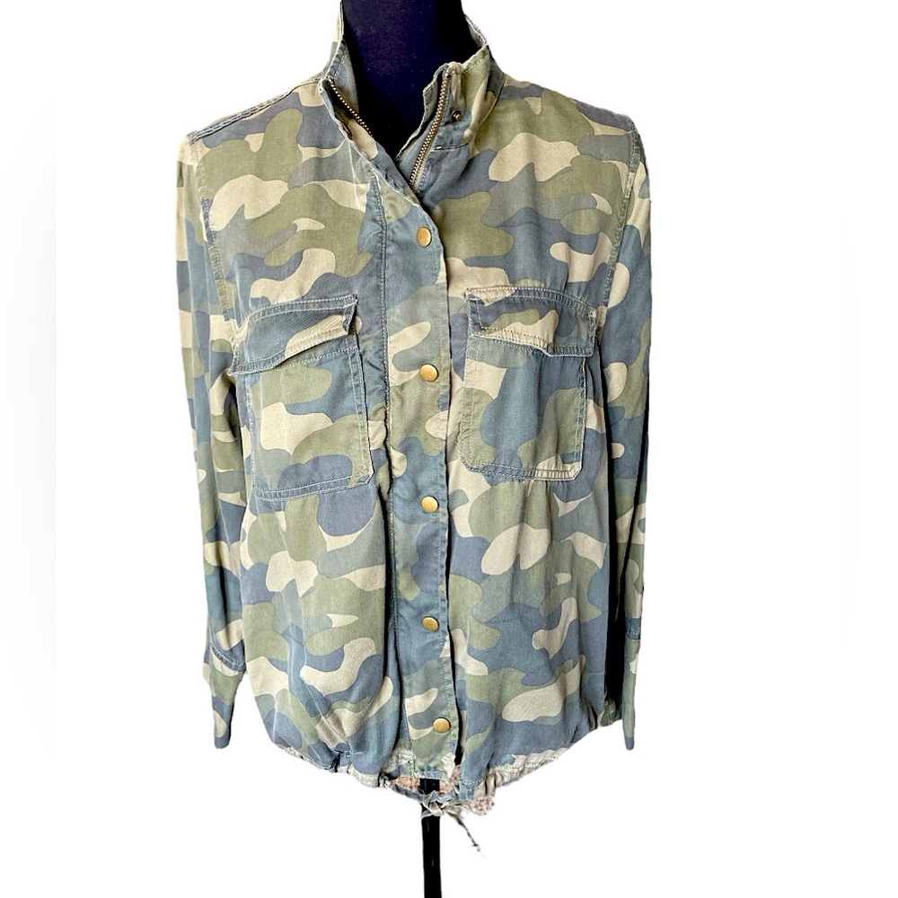 C&C California Camouflage Zip And Snap Front Lightweight Lyocell Jacket, Medium